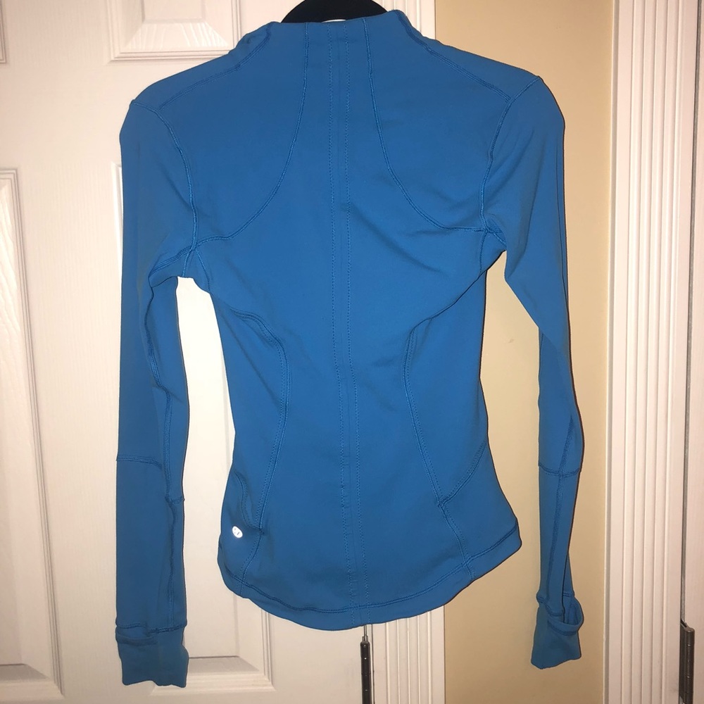 💙LULUEMON JACKET💙 - Picture 2 of 4